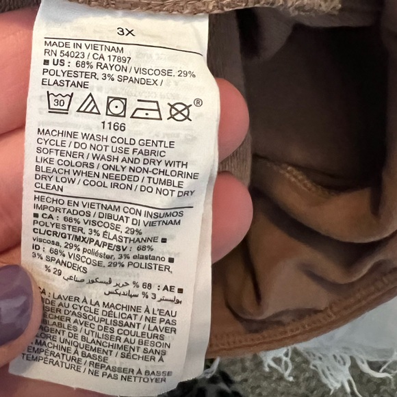 Woman’s Old Navy Shorts 3X Bundle - Picture 5 of 11